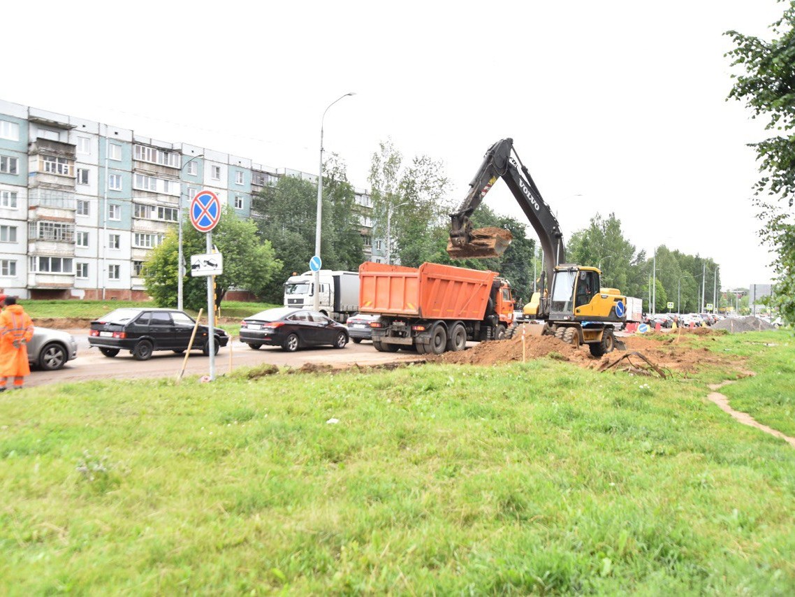 В Вологде идет ремонт улицы Ярославской по нацпроекту «Безопасные качественные дороги».