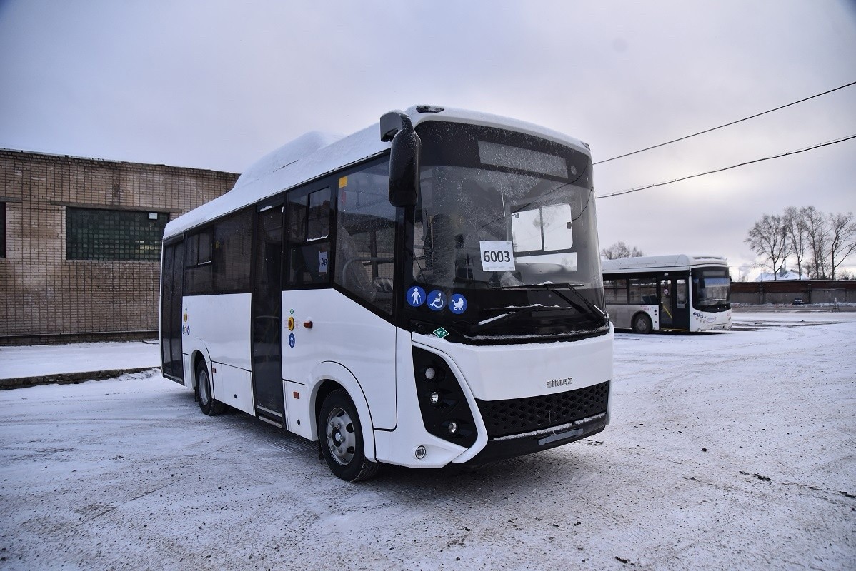 Восемь новых автобусов на газомоторном топливе прибыли в Вологду.