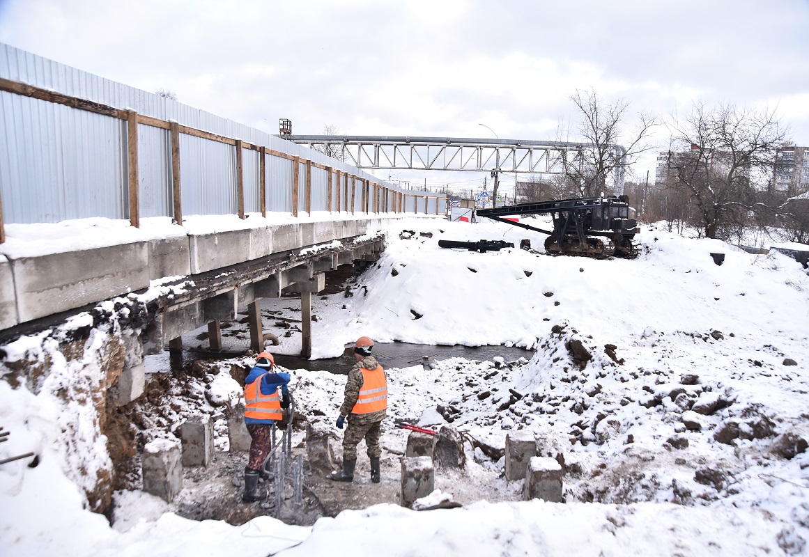 В Вологде по нацпроекту «Безопасные качественные дороги» одновременно идет ремонт трех мостов.