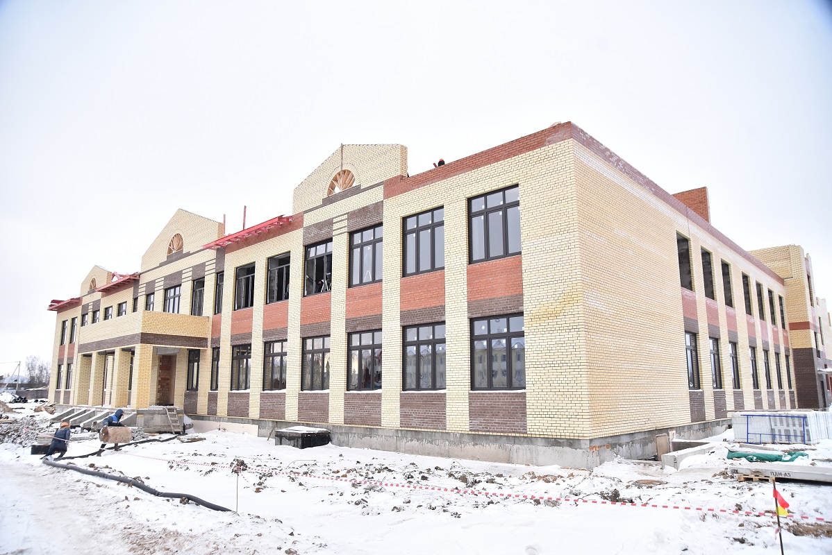 Готовность строящейся начальной школы в Прилуках составляет 42 %.