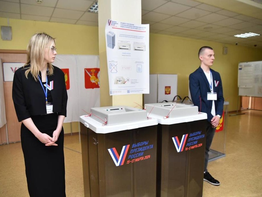 400 общественных наблюдателей следят за проведением выборов Президента РФ в Вологде.