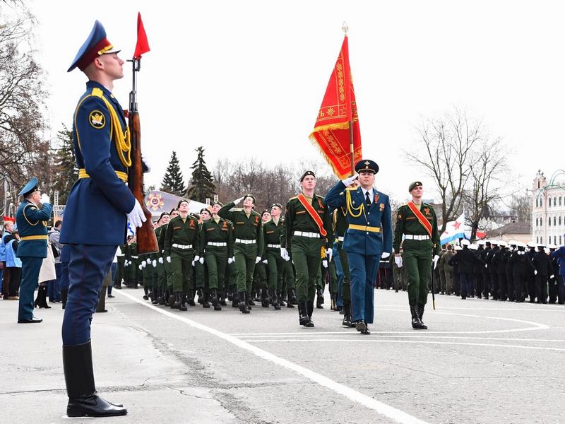28 апреля в Вологде ограничат движение транспорта в связи с репетицией парада, посвященного Дню Победы.