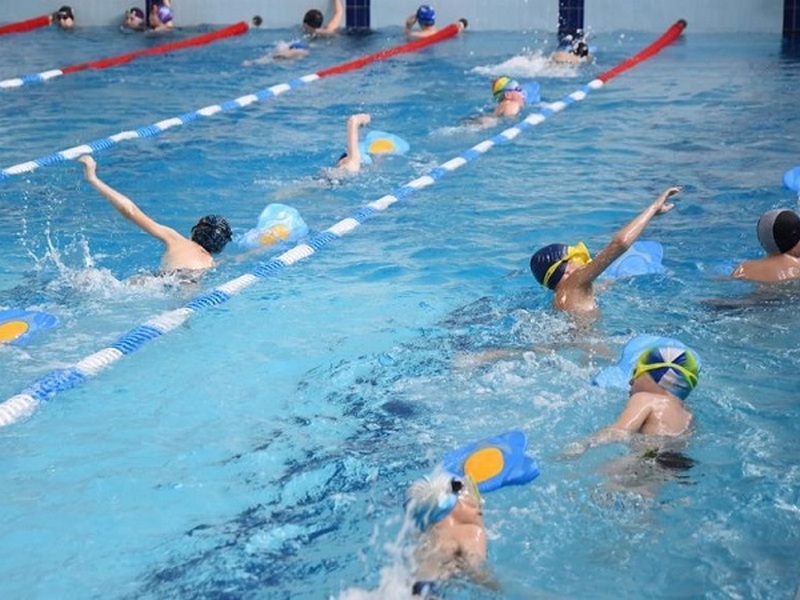 В Вологде в новом учебном году продолжатся бесплатные занятия плаванием для второклассников.