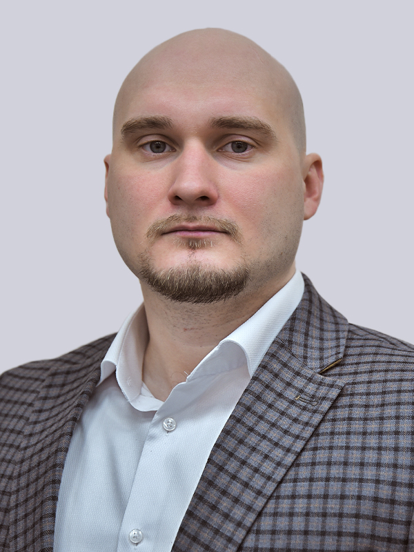 Бурдаков Артем Евгеньевич.