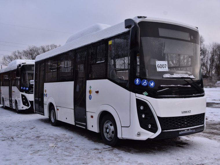 Новые автобусы среднего класса начали работать на маршрутах в Вологде.