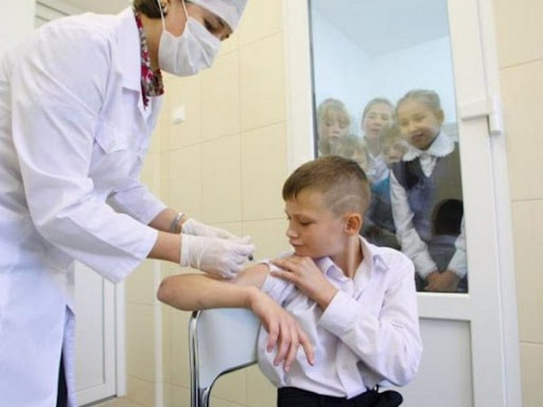 Ежемесячную выплату в размере 10 тыс. рублей предлагают установить для медиков, работающих в школах Вологды.