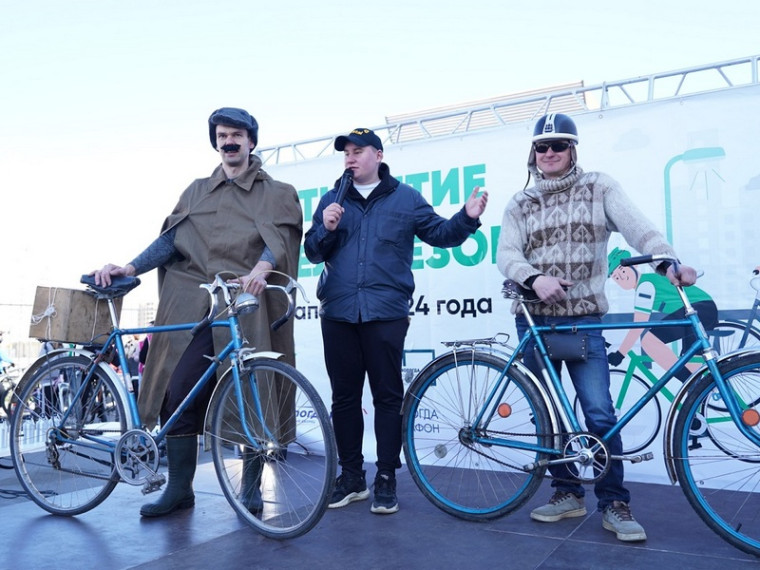 Порядка 600 вологжан открыли велосезон в рамках международного Экофорума.