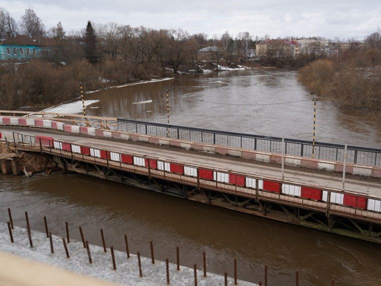 В Вологде введена временная схема проезда в Кувшиново по причине паводка.