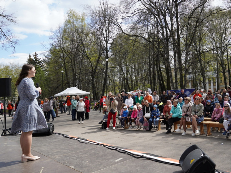 Фестиваль «Была весна, была Победа» прошел в Кировском сквере в Вологде.